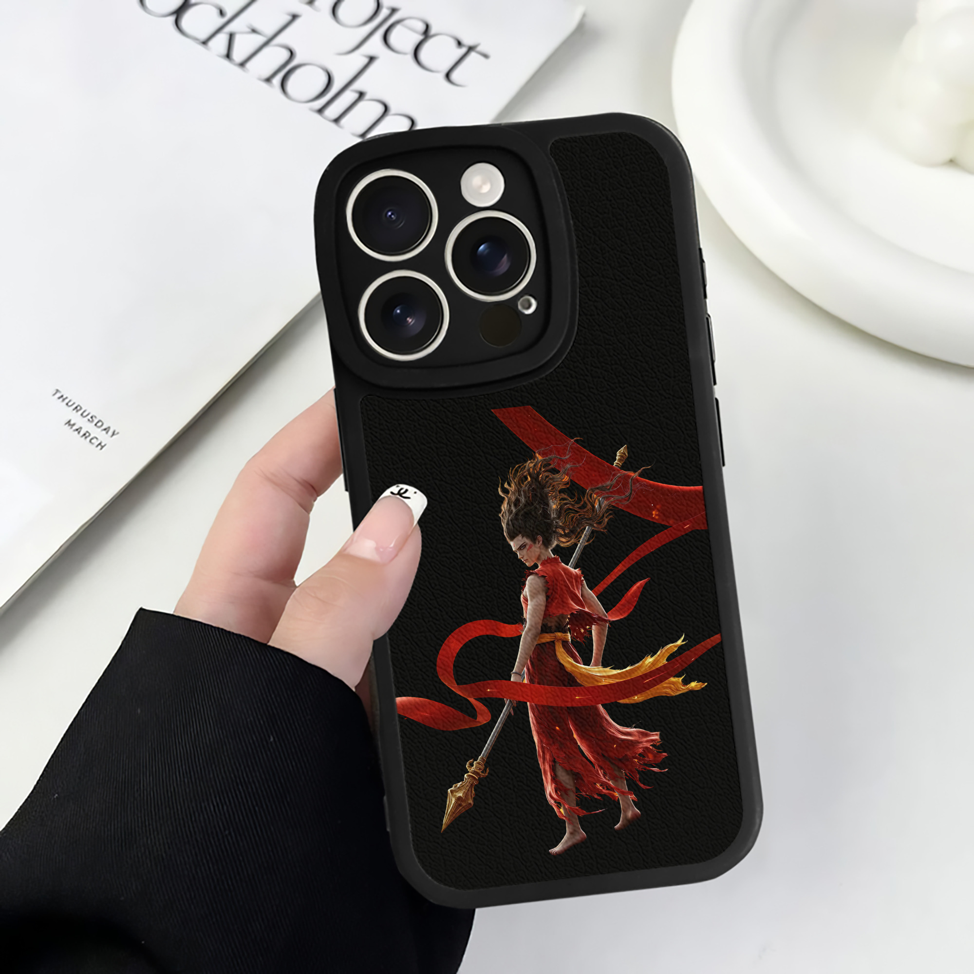 （画像用） Ne Zha 2 ナタ 魔童の大暴れ 【iPhone 16シリーズ対応】シリコンスマホケース（レザー調） 材質：シリコン